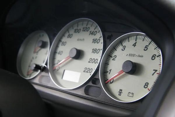 汽車標識logo都是如何進行打標的？答案是用激光打標機！(圖1)